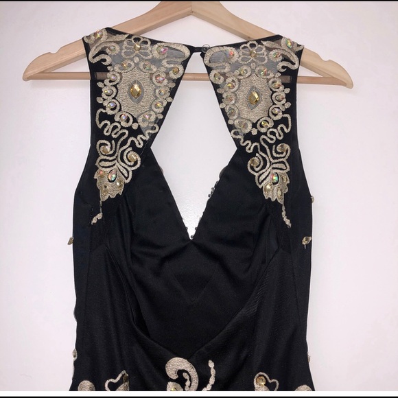 Formal Dress - Picture 4 of 12